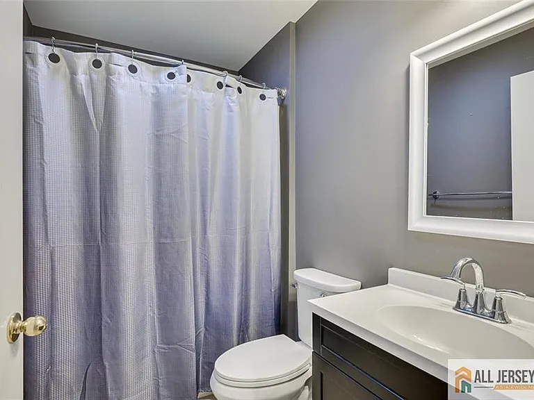 268 Kempsey Dr — Photo 23