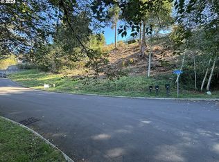 Jake Mann Ln #8400, Florence, OR 97439