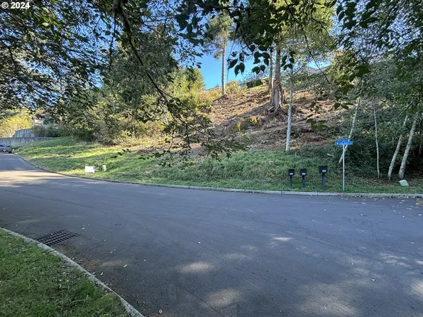 Jake Mann Ln #8400, Florence, OR 97439