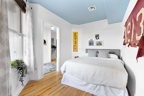 Sold by Compass | media 5