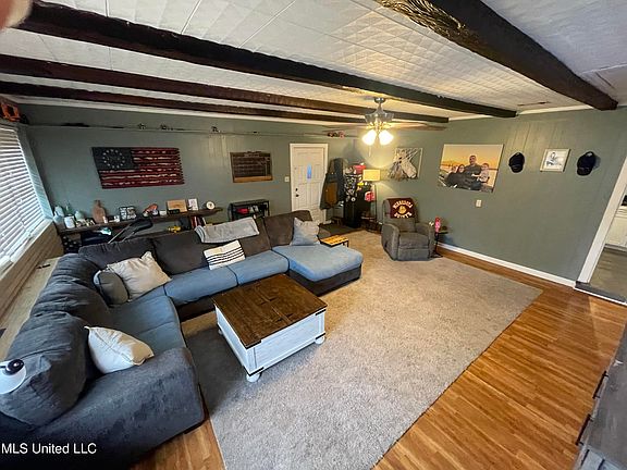 3rd image of 2014 Robert Gray St