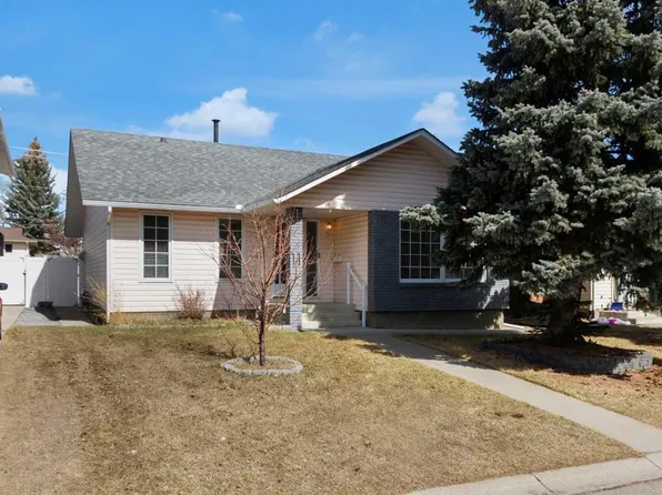 11 S Woodfield Cres SW, Calgary, AB T2W 3W2
