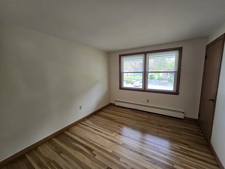 11 Guild St #2R — Photo 12