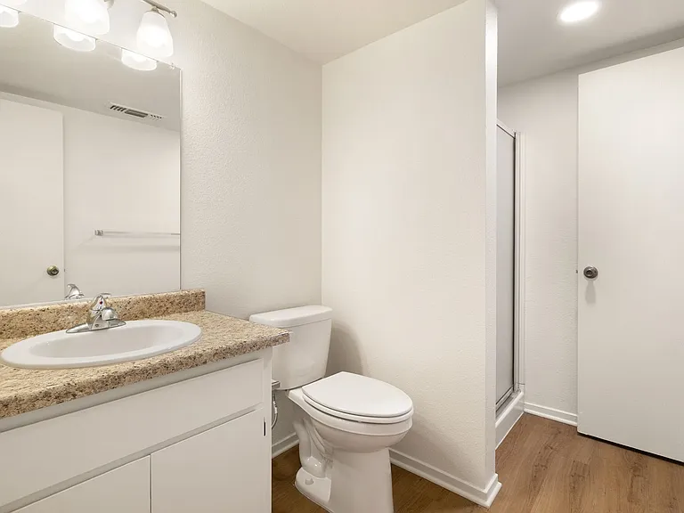 1661 Forest Avenue Apartments — Photo 56