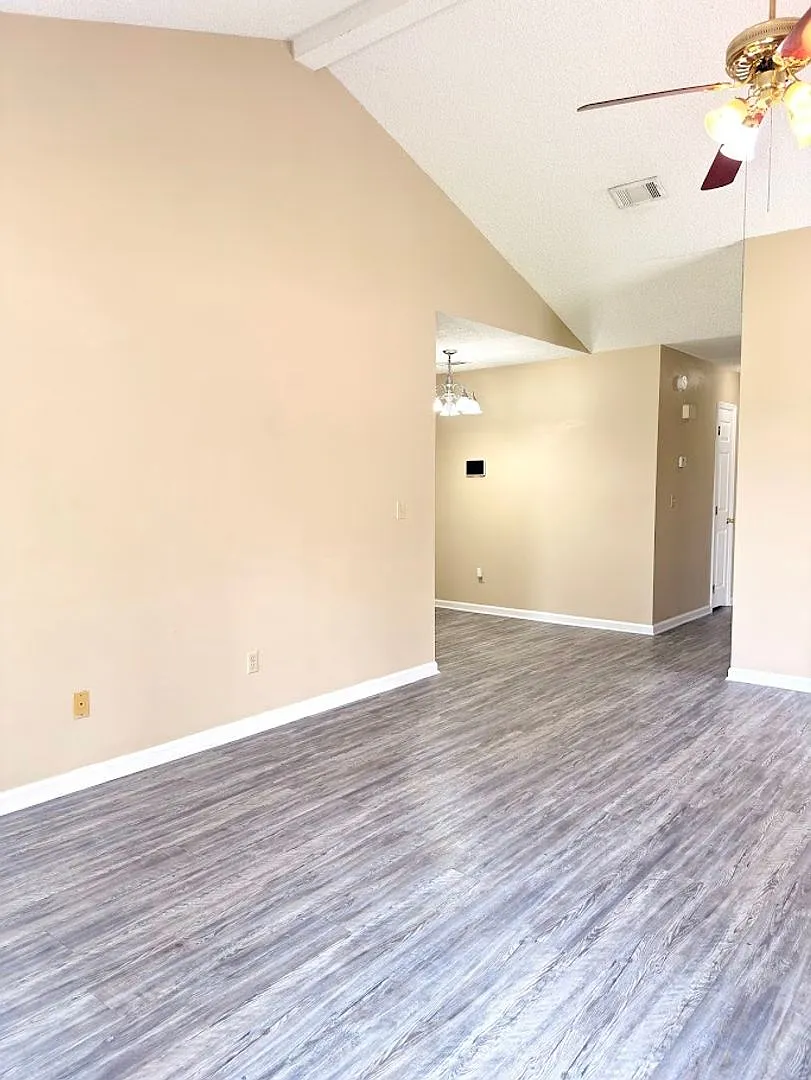 Building Photo - 114 Leeward Dr