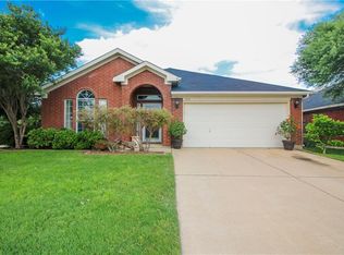 1024 Eden St, Burleson, TX 76028