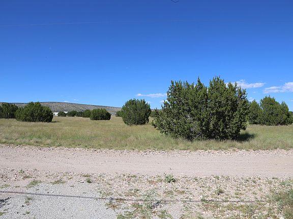 4th image of 25065 W Foothill Dr