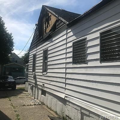 2nd image of 81 E End Ave