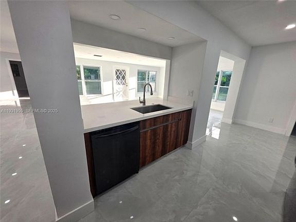 3rd image of 5095 SW 73rd Ave