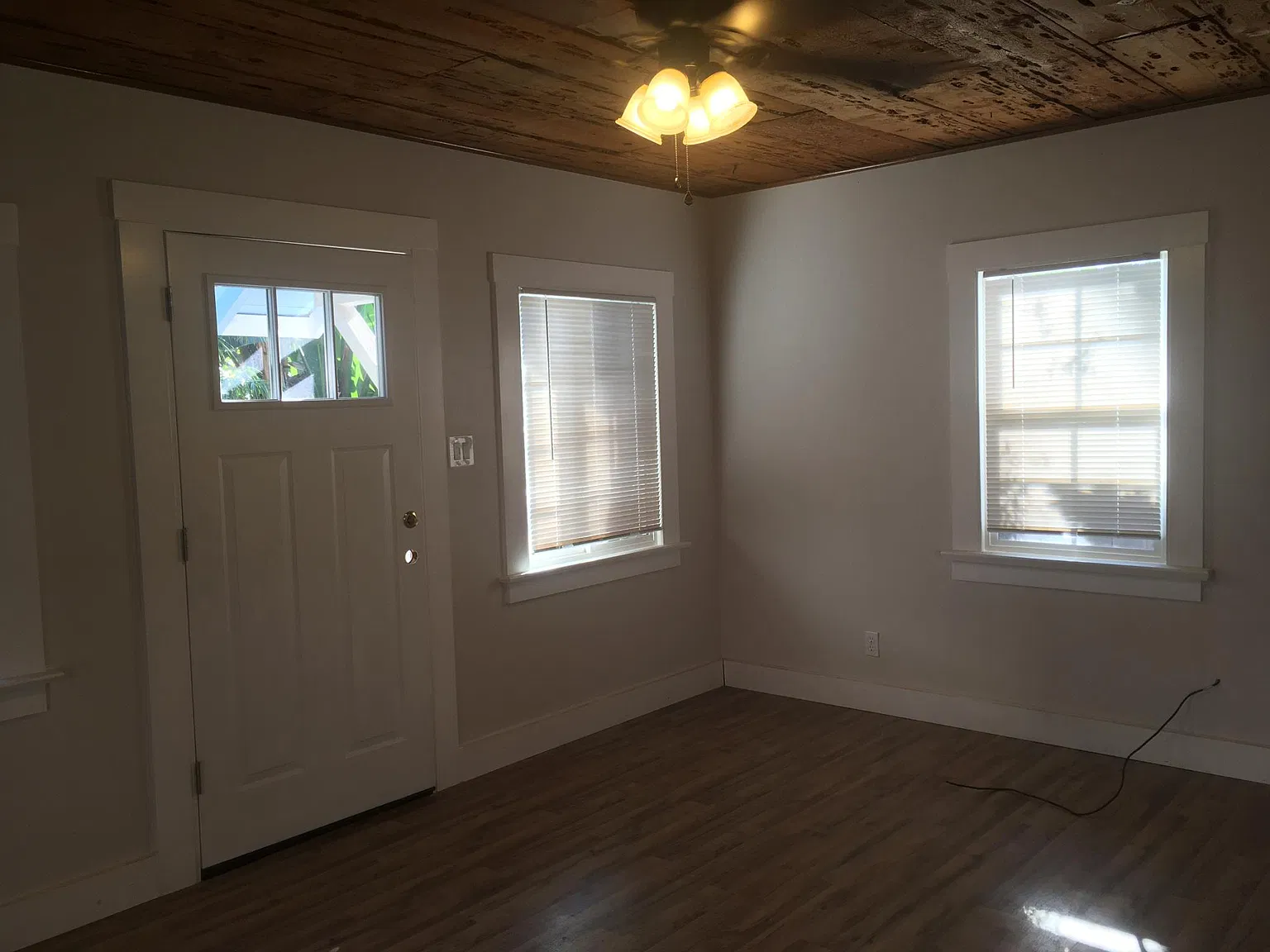 4658 Muir Ave — Photo 2
