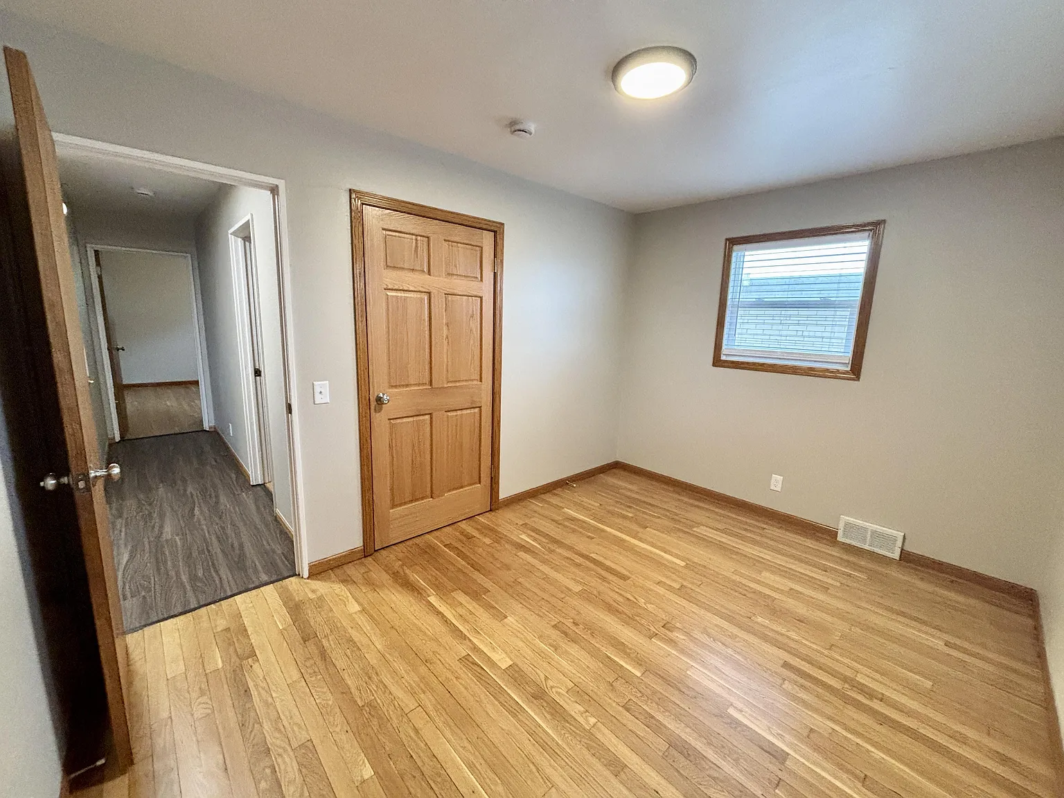 Town's Edge Apartments — Photo 4