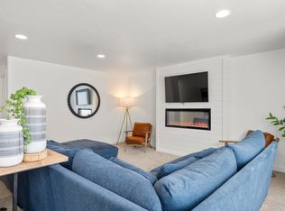 569 N Richland Valley St, Garden City, UT 84028