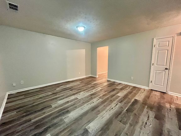 2nd image of 4244 Viewpoint Ln