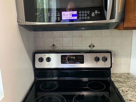 5th image of 2534 Erie Ave APT 6