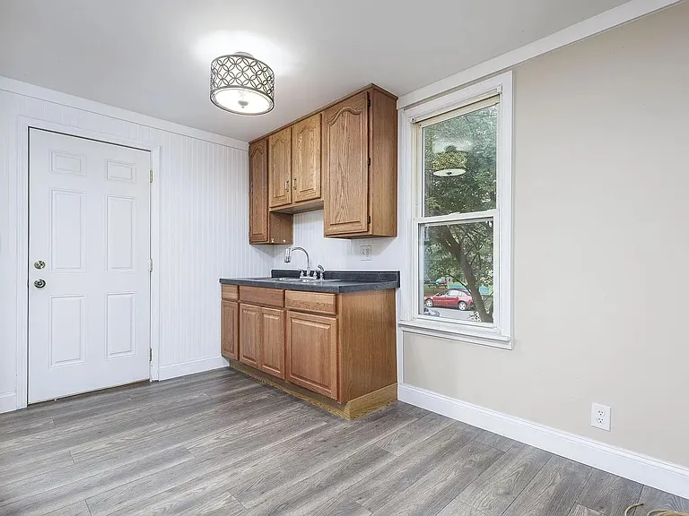 667 Pine St #1 — Photo 5