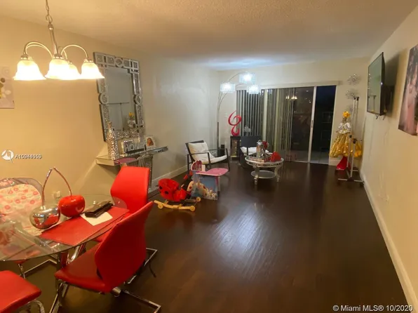 1855 W 60th St APT 431, Hialeah, FL 33012