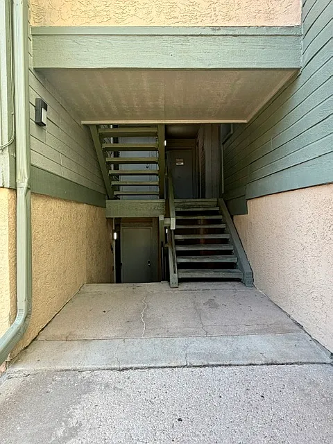 2 bed, 939 sqft, $1,600 — Photo 3