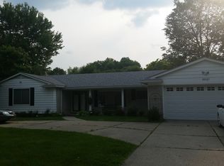 25327 Chapelweigh Dr, Farmington Hills, MI 48336
