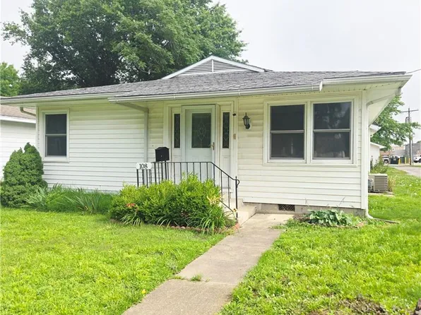 108 W Buffalo St, Girard, KS 66743