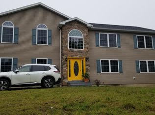 1121 Sioux Ct, Long Pond, PA 18334