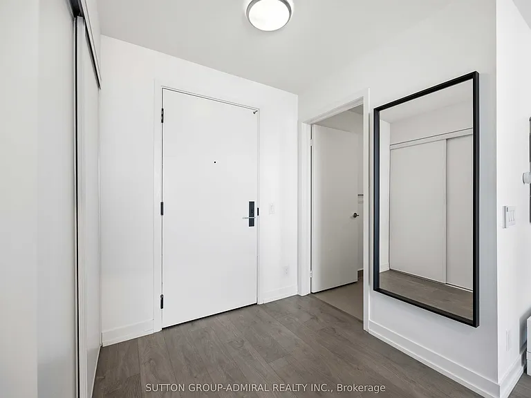 270 Dufferin St #902 — Photo 4