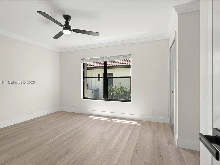 1087 Deerwood Ln — Photo 40