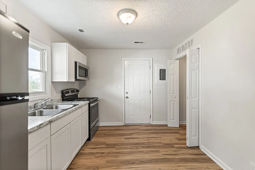 154 Hamilton Cir — Photo 1