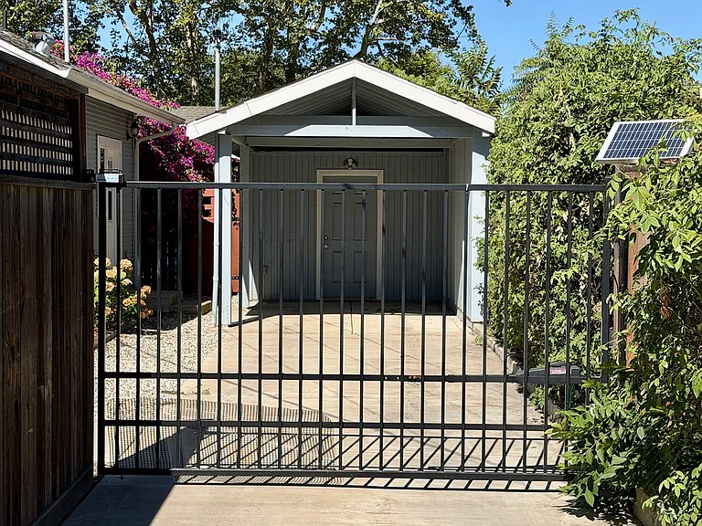 237 Earl Ave — Photo 21