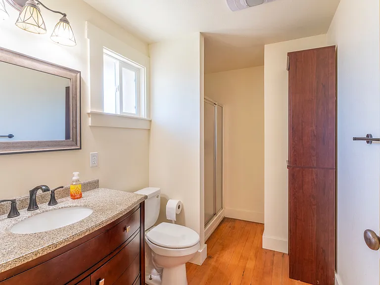 138 N Lincoln St — Photo 10