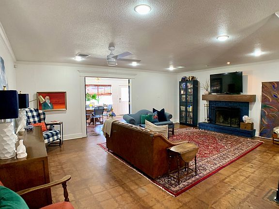 4th image of 6204 Linwood Dr