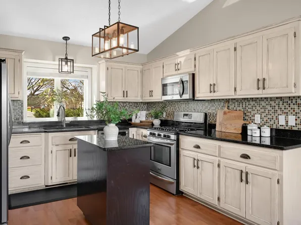 15556 Danbury Ave W, Rosemount, MN 55068