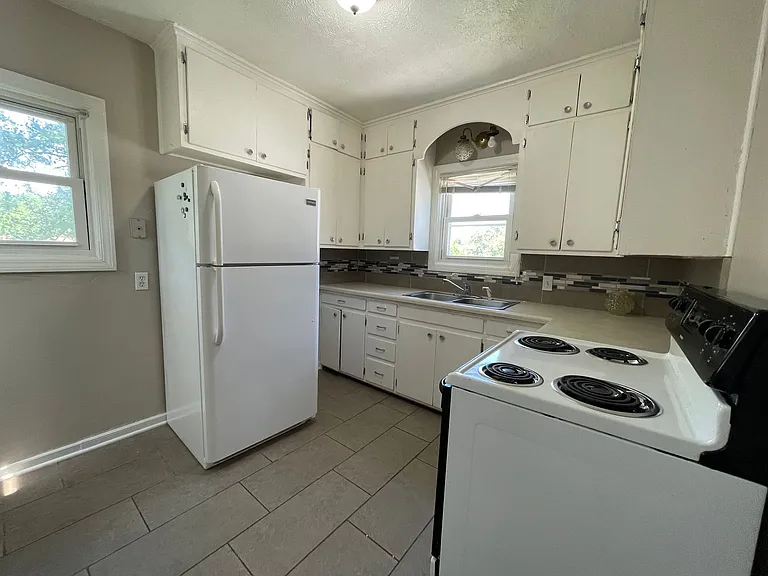3508 N 47th Ave — Photo 21