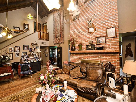 3rd image of 34520 Fulshear Farms Rd