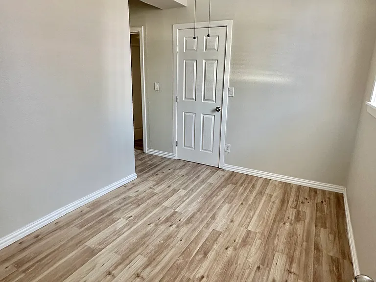 225 N. Munger Blvd - Small Apartment Community in East Dallas — Photo 8