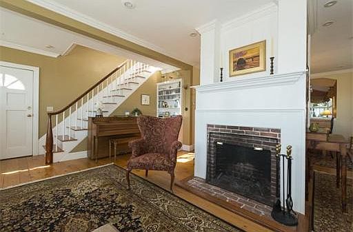 4th image of 200 Water St