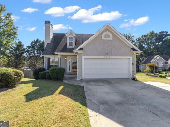 121 Kingsbrook Cir, Newnan, GA 30265