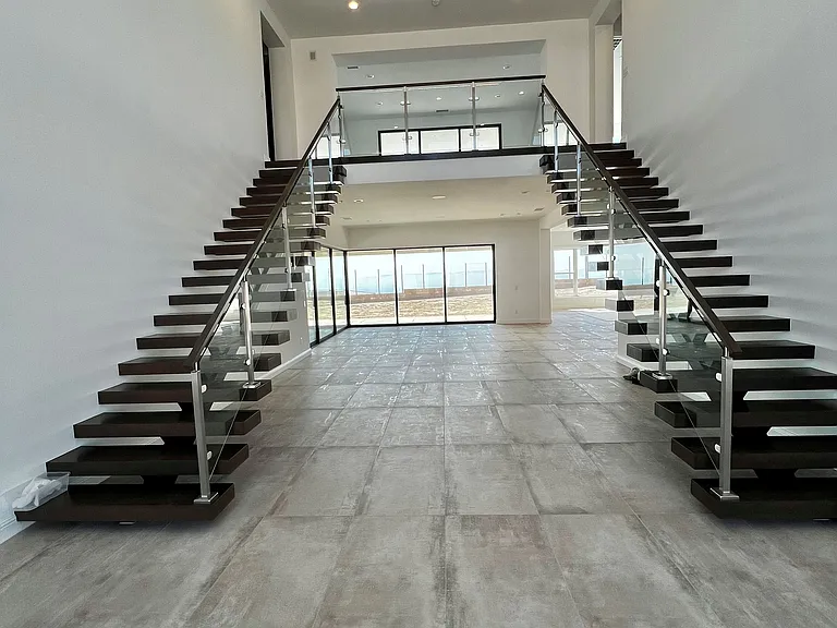 W Marlow Ln — Photo 2