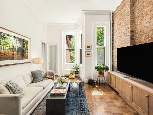 58 Remsen St APT 1R, Brooklyn, NY 11201