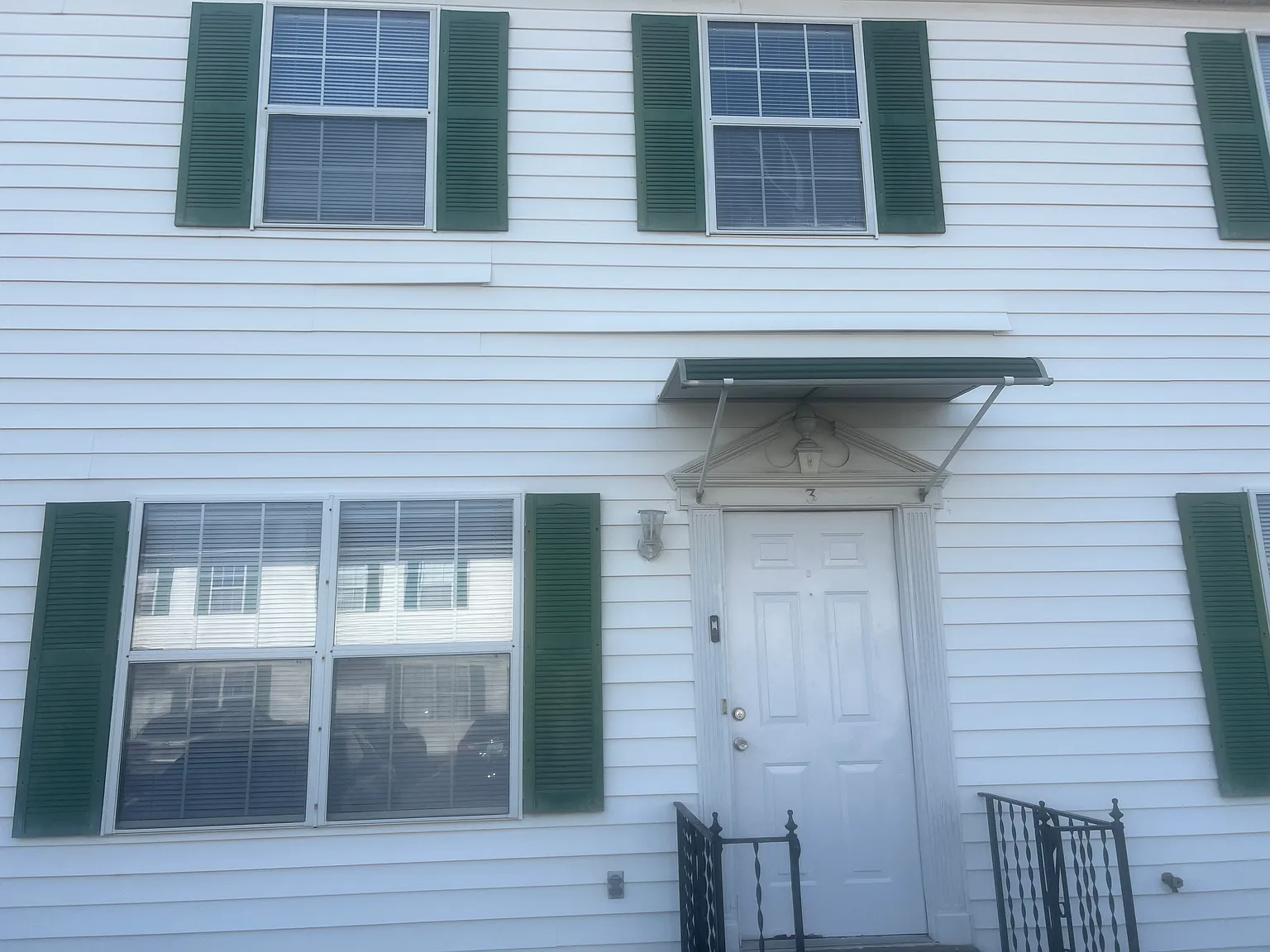 3260 Spring Hollow - 15 units — Photo 1