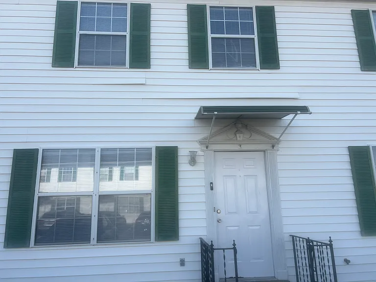 3260 Spring Hollow Ave — Photo 1
