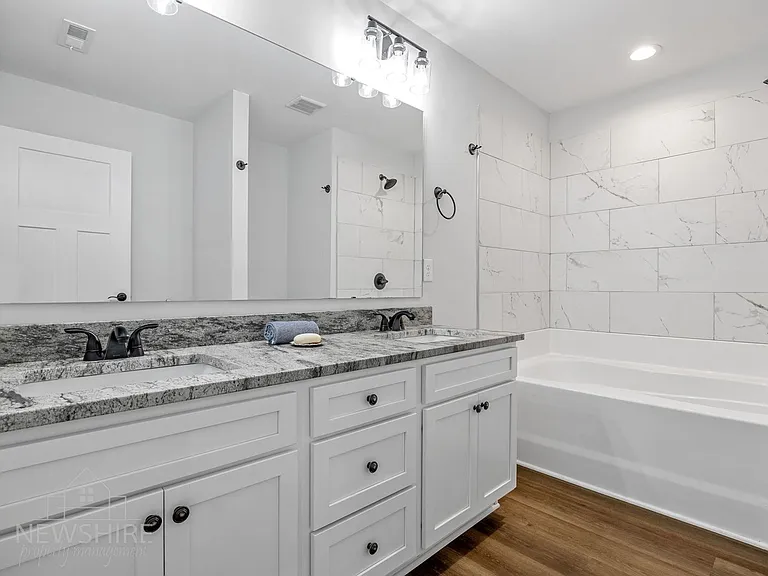 Townes at Converse Luxury Townhomes — Photo 77