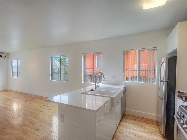 1006 N New Hampshire Ave #1008 — Photo 10