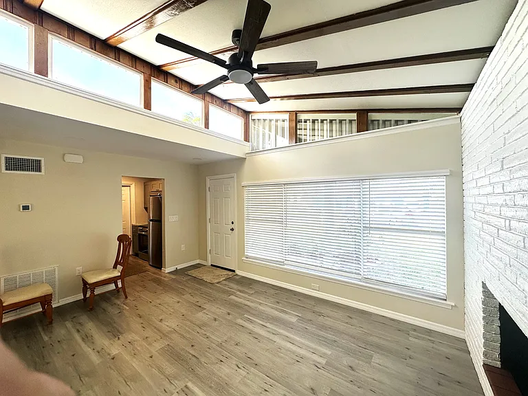 102 Herring St — Photo 5