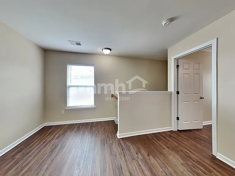 314 Southwilde Way — Photo 10