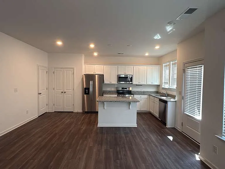 145 Star Ct — Photo 2
