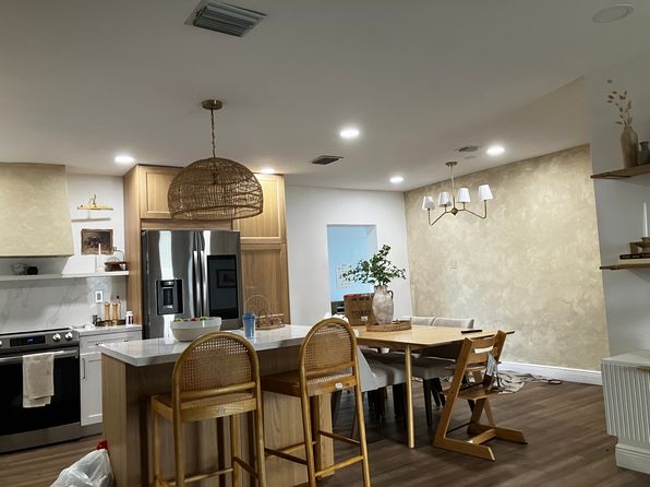 8221 NW South River Dr