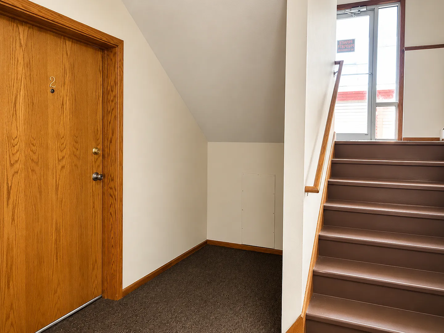 Minnesota Terrace (2513) — Photo 2