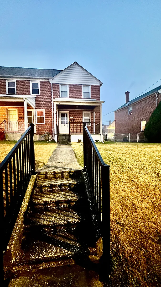 Building Photo - 8313 Edgedale Rd
