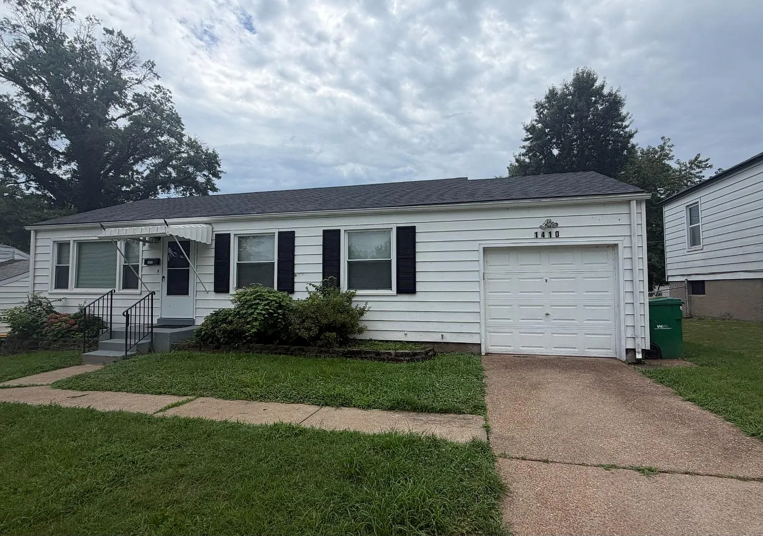 1410 Akron Dr — Photo 1