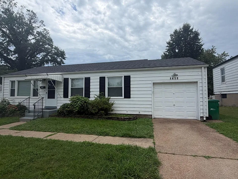 1410 Akron Dr